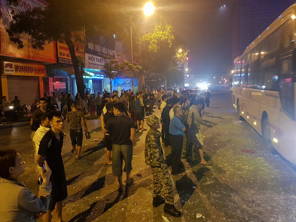 Cận cảnh tòa nhà 2 tầng bị xé nát kinh hoàng trong đêm